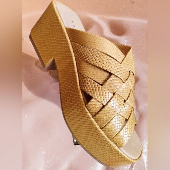 KATY PERRY Women's The BUSY BEE Criss Cross SLIDE Wedge Sandals TRANQUIL BLUE - Picture 6 of 10